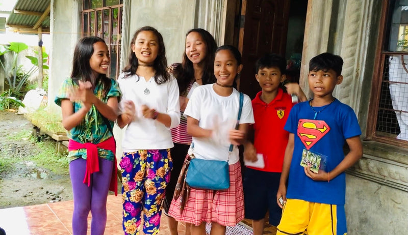 クリスマスキャロルを禁止。