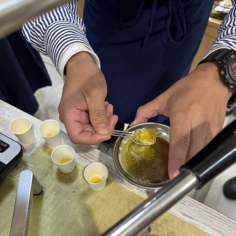 油の圧搾って、手間ひまがかかるのです | 【公式】ココナッツ専門店ココウェル