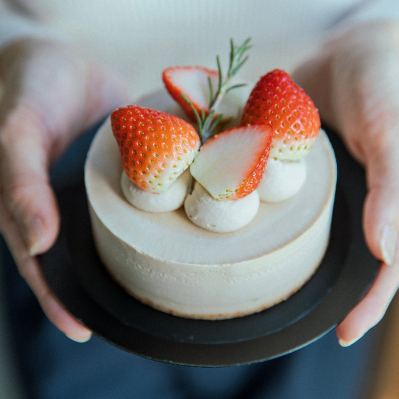 ベリーとココナッツクリームのローケーキ 予約販売開始