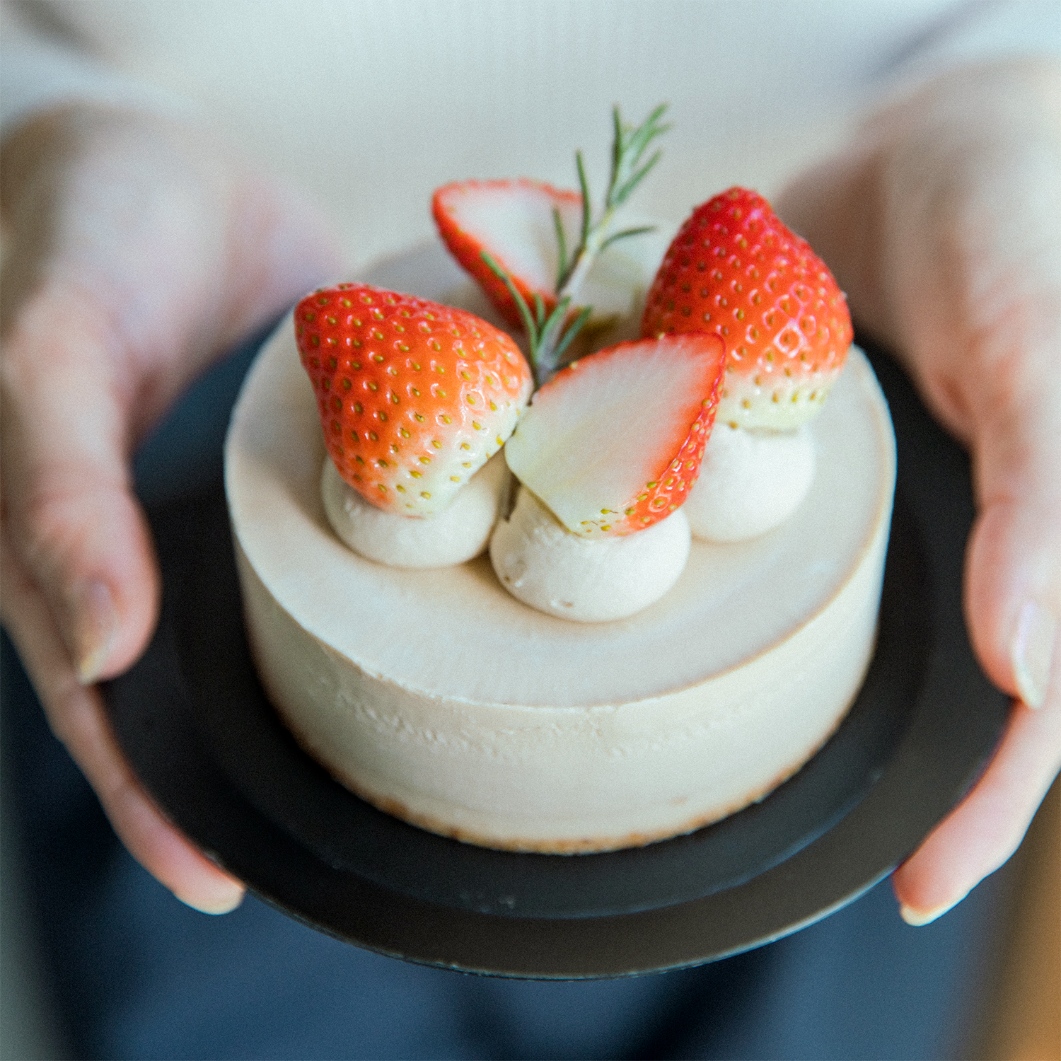 ベリーとココナッツクリームのクリスマスケーキ