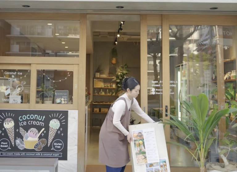 直営店「sarisari store」
