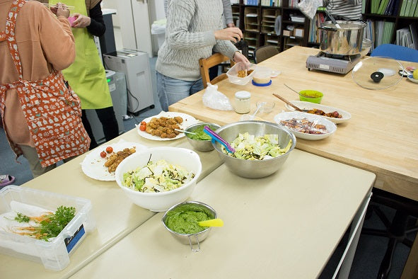 盛り付けられた社内ランチの料理