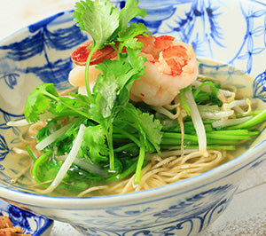 セリとエビの汁麺
