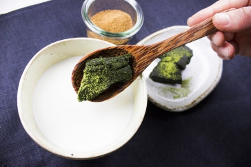 抹茶生チョコ入りホットミルク