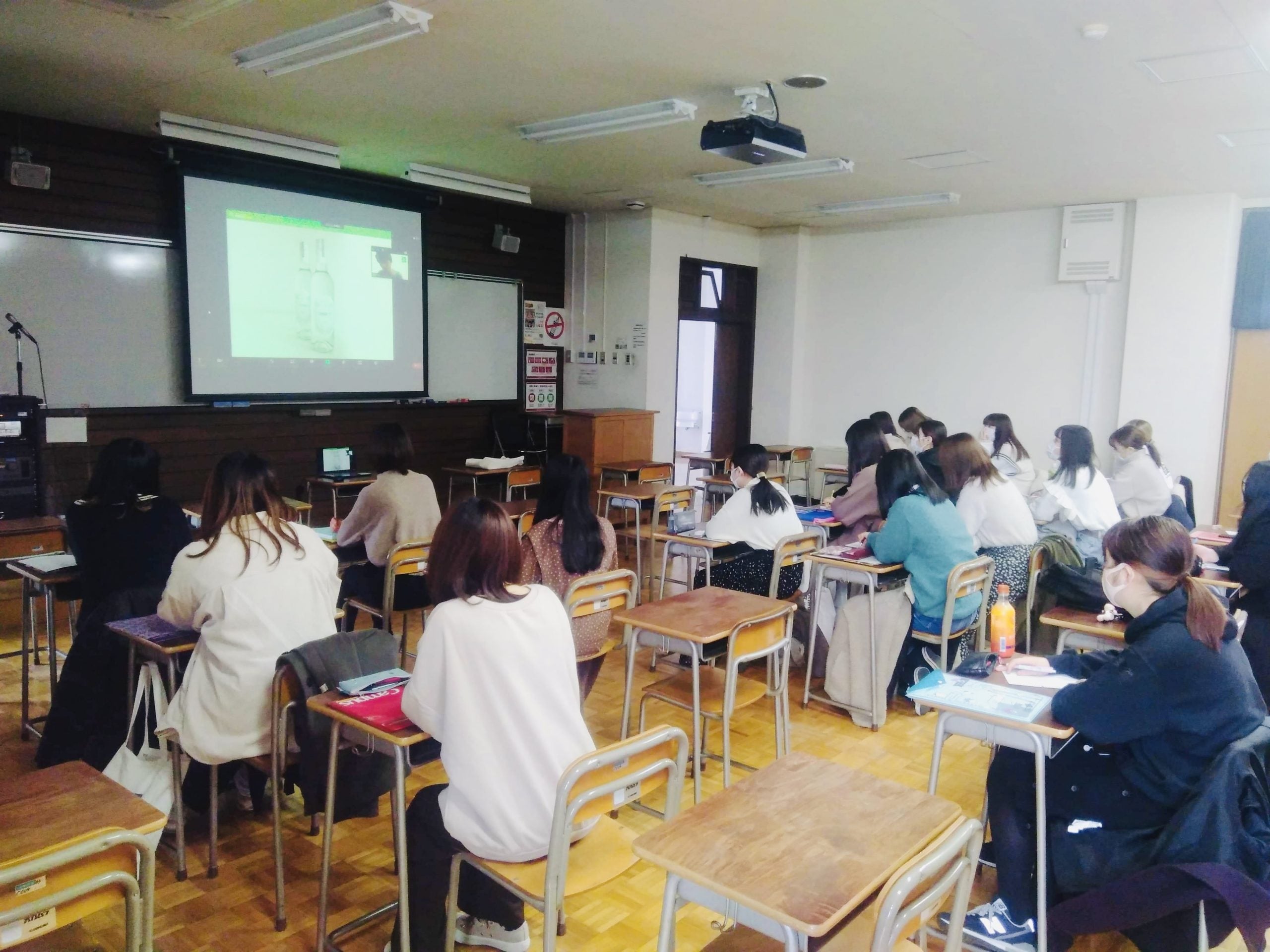 宮城女子学院大学でのオンライン授業の様子