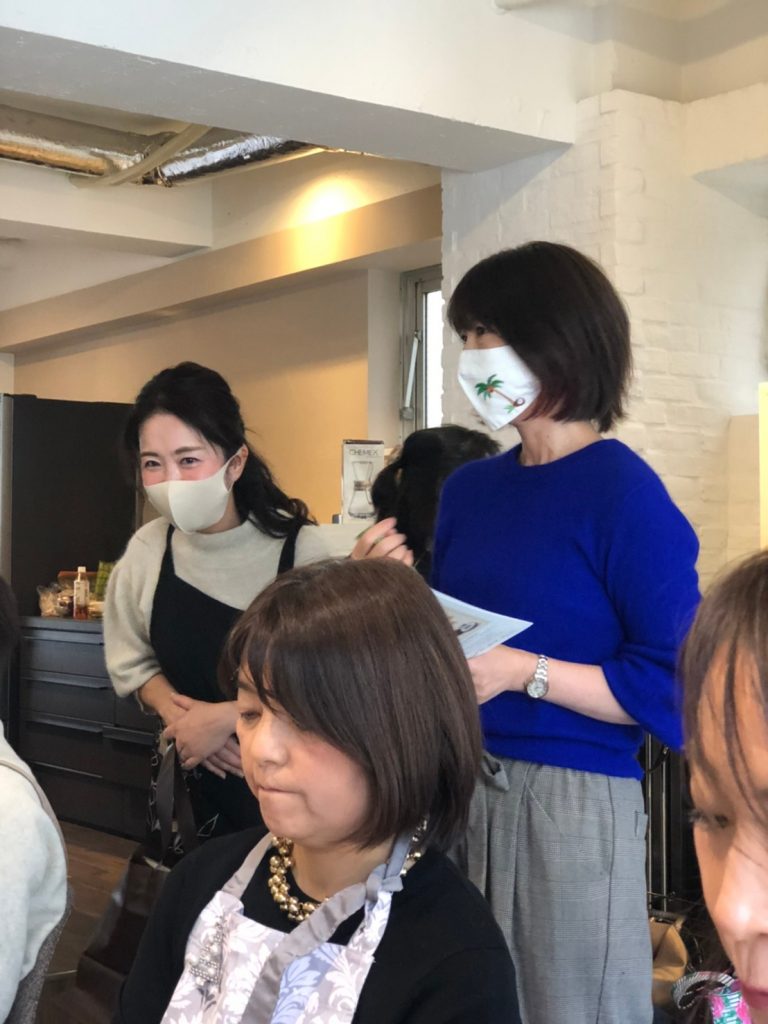 ココナッツ刺繍マスクの紹介