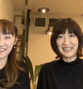 カフェ店長ひらもとさんのライブ配信風景