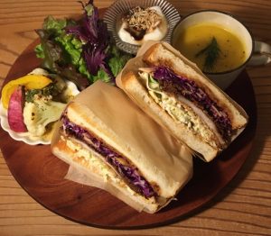 ココナッツカツサンドプレート