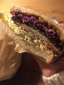 ココナッツカツサンドの断面