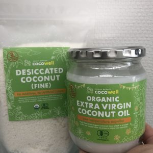 ココナッツオイルとナッツの材料