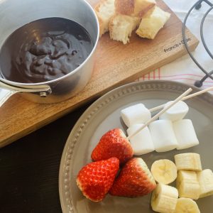 担当もりもと ココナッツチョコ作りイメージ