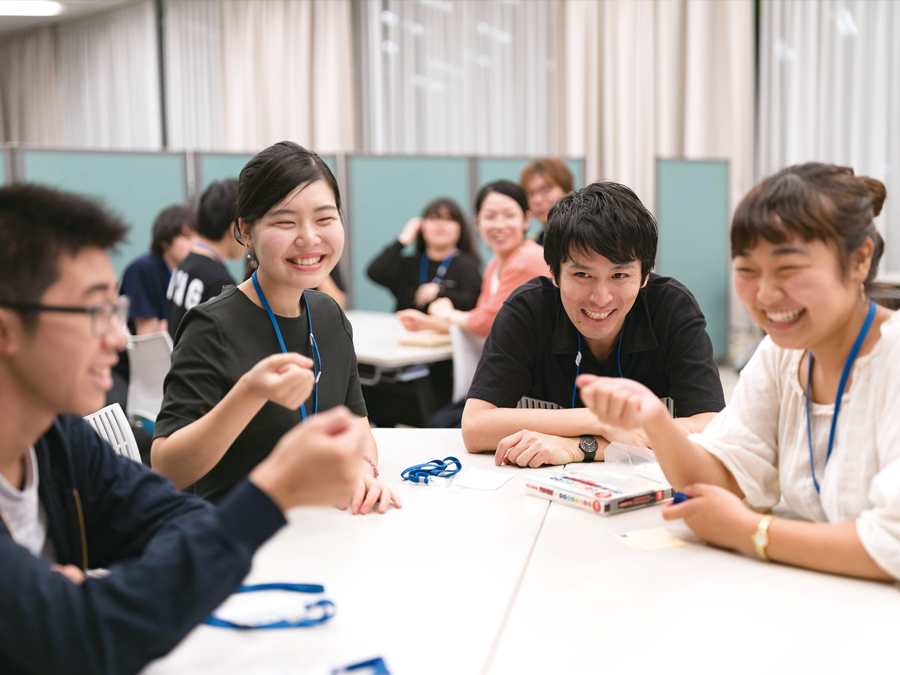 DxPスタッフと学生たちとの交流の様子