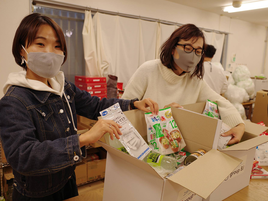 ユキサキチャットでの相談を受けた若者への食糧支援の様子