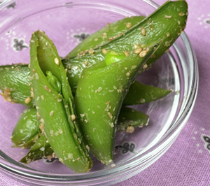 スナップえんどうの塩胡麻和え