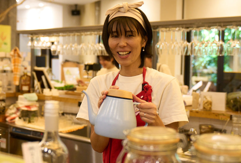 LOVE TABLE の料理と店内の温かな雰囲気
