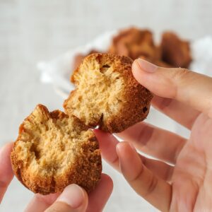 材料混ぜて揚げるだけ！失敗しないココナッツたっぷりサーターアンダギーの作り方