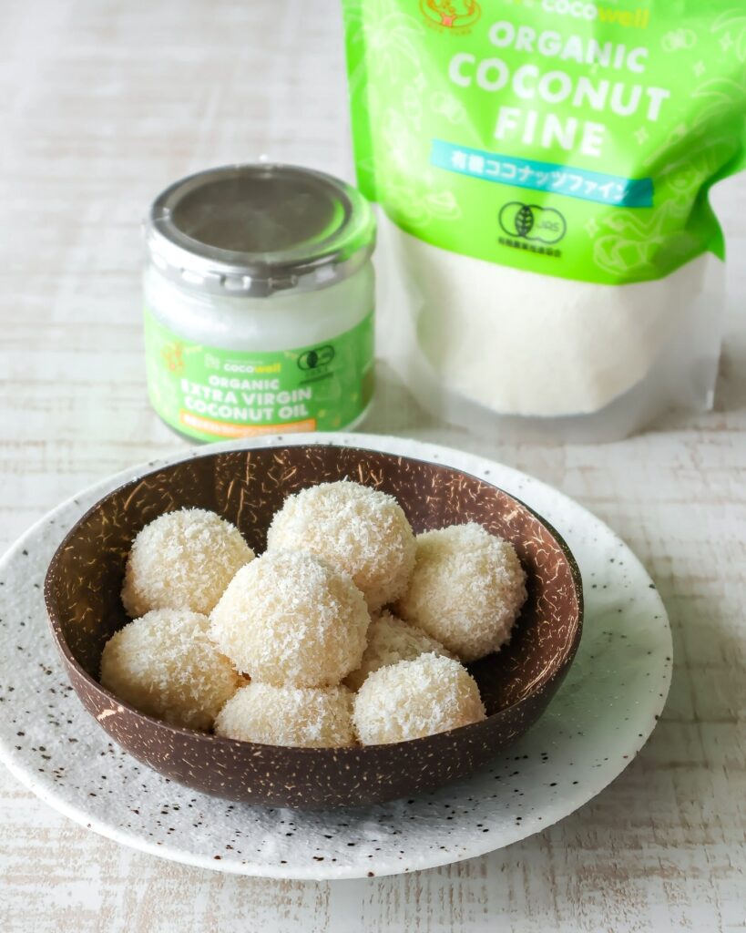 幸せを丸めるおやつ🥥インド伝統菓子・ココナッツラドゥ